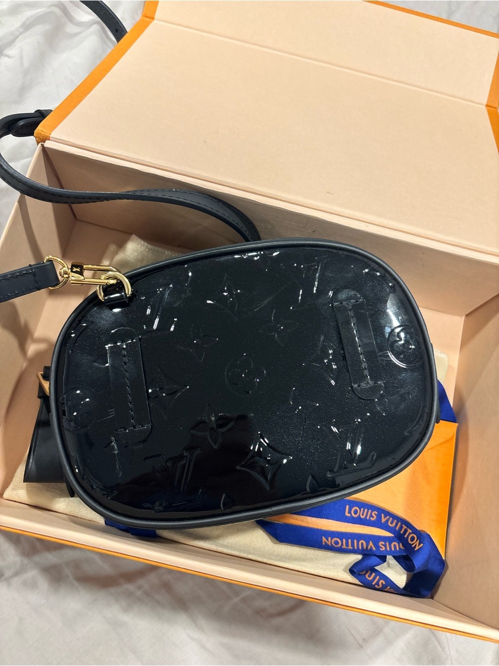 Louis Vuitton Black Vernis Oval Crossbody Bag with Gold Hardware